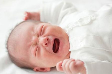 為了讓孩子入睡,該不該讓寶寶哭個(gè)夠