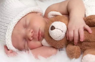 抱著就睡,放下就醒,寶寶這毛病如何糾正