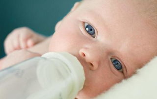 新生嬰兒每天吃多少克奶粉