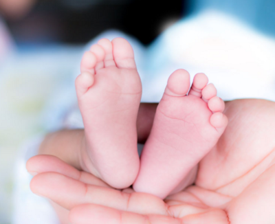 寶寶吃腳丫的說(shuō)說(shuō)朋友圈寶寶啃腳丫照片配文字_八寶網(wǎng)