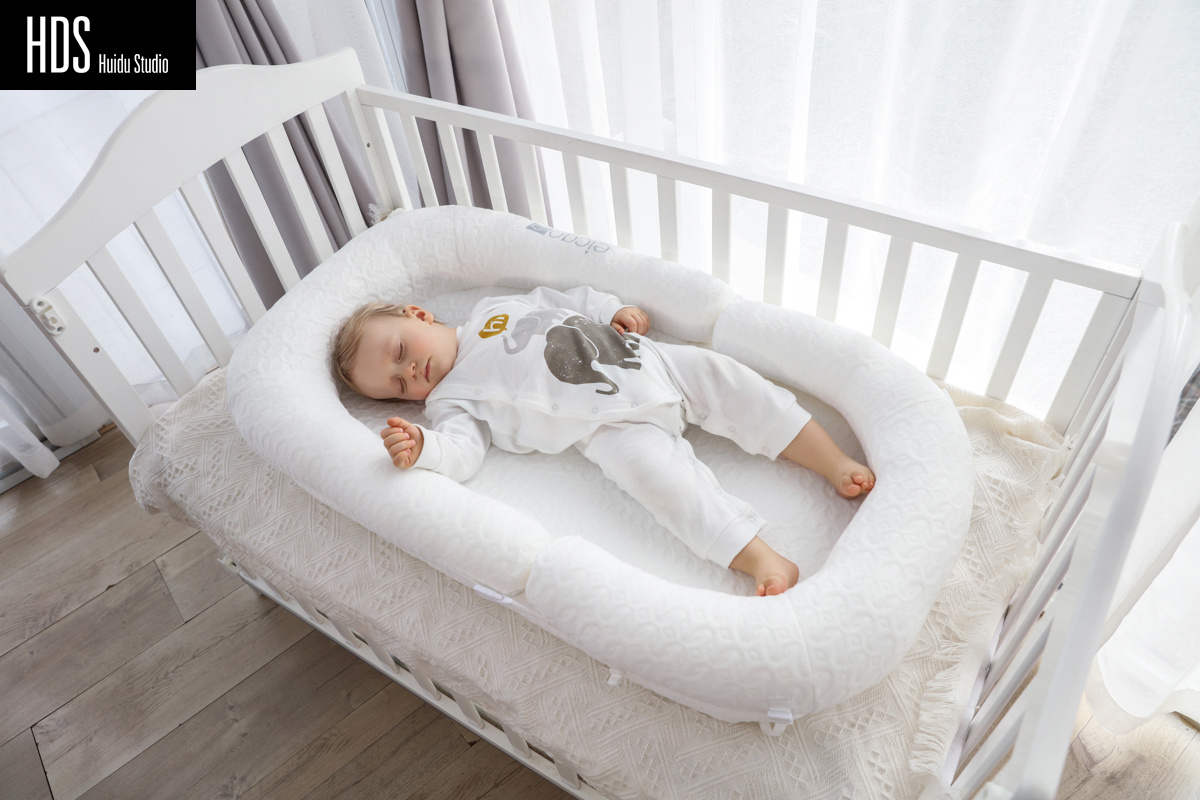 腳踏鋼琴嬰兒床中床模特拍攝