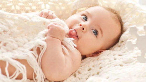 從初戀臉到男相十足,她臉上到底發生了什么改變